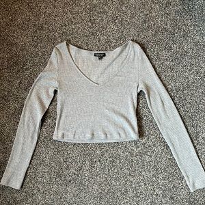 Long sleeve crop V-neck